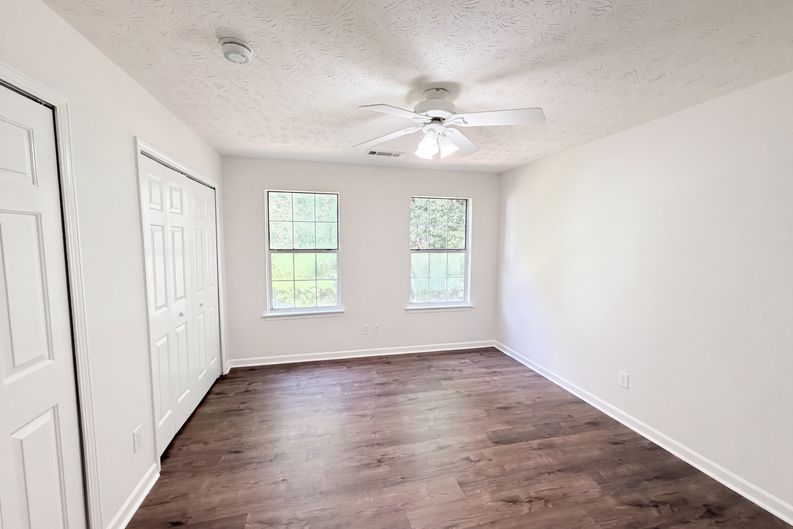 Photo 19 of 38 of 901 Lauren Kay Ct, Lawrenceville, GA