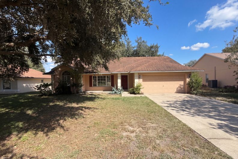 Photo 1 of 26 of 11535 Clair Pl, Clermont, FL