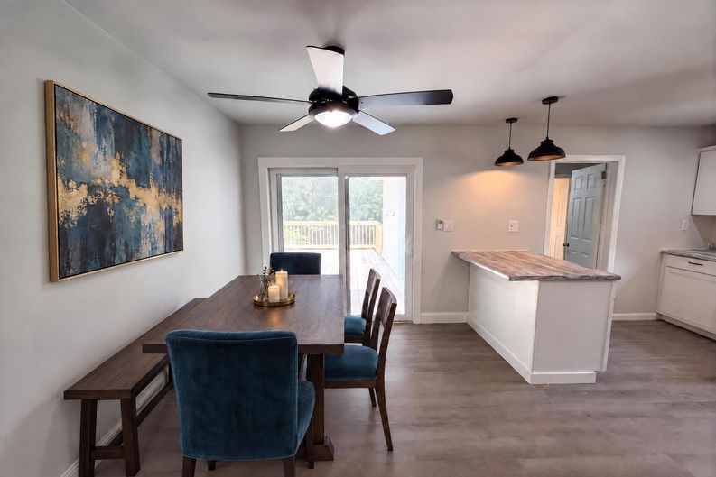 Photo 8 of 21 of 704 Morningside Dr, Mount Holly, NC