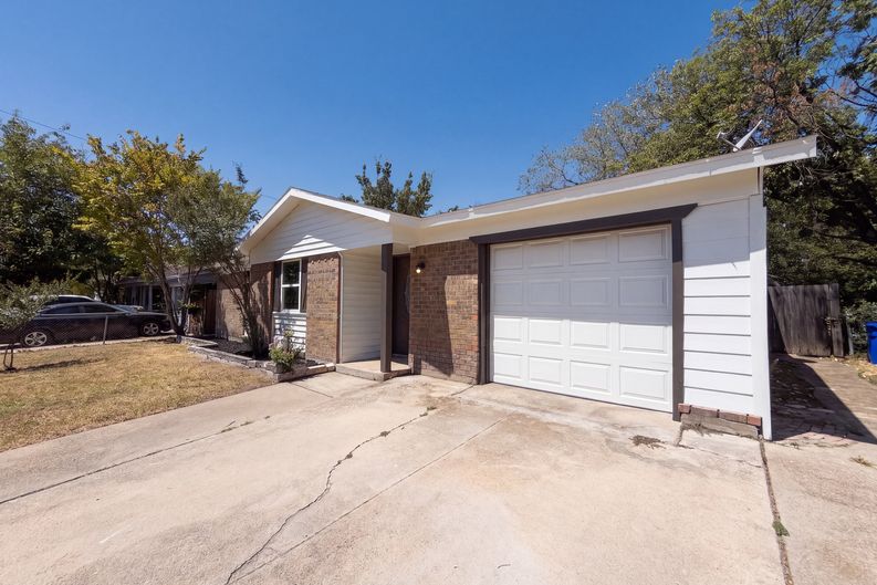 Photo 16 of 18 of 4017 Ambassador Way, Balch Springs, TX