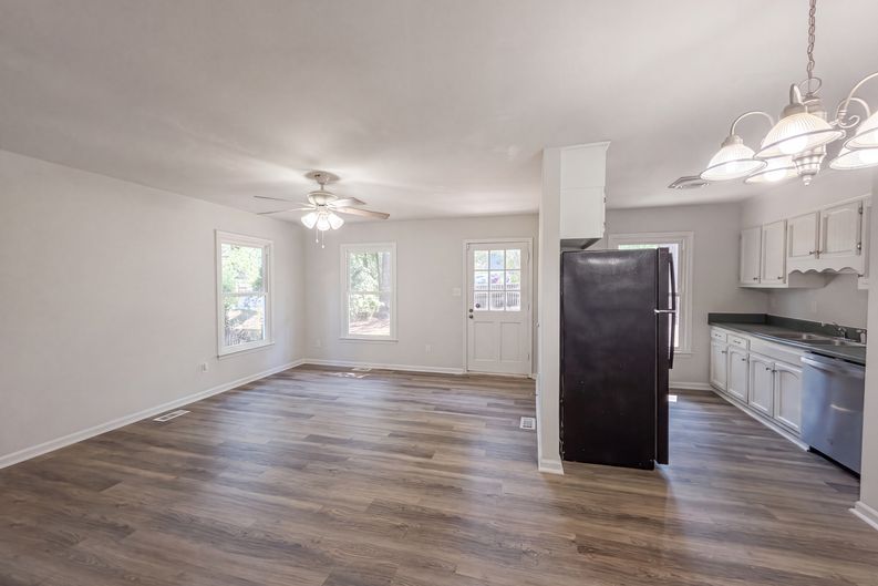 Photo 3 of 15 of 5314 Westminster Dr, Fayetteville, NC