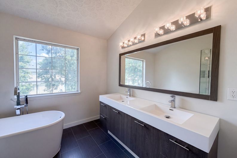 Photo 12 of 25 of 2036 Glastonbury Dr, Franklin, TN