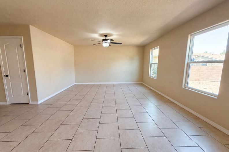 Photo 7 of 26 of 1309 Spruce Meadows Dr NE, Rio Rancho, NM