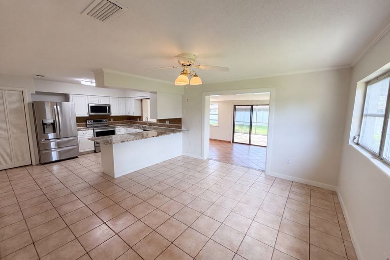 Photo 6 of 30 of 2617 S Fairway Dr, Melbourne, FL