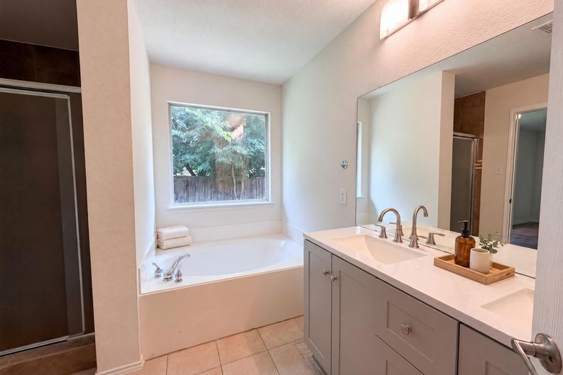 Photo 13 of 19 of 2324 Glenhaven Dr, McKinney, TX