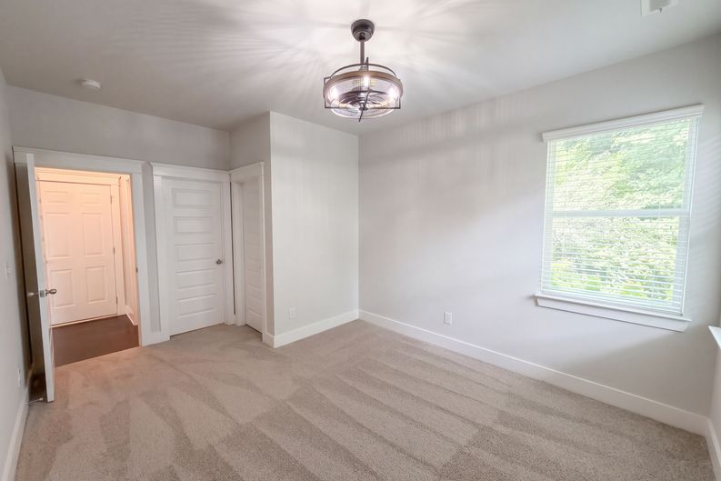 Photo 13 of 38 of 7412 Canova Ln, Charlotte, NC