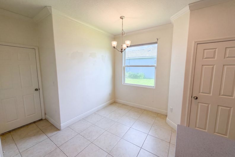 Photo 11 of 32 of 6435 Monserrat Dr, Vero Beach, FL
