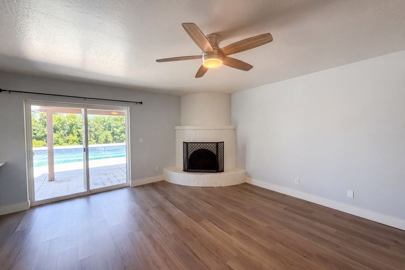 Photo 3 of 22 of 3028 E Marilyn Rd, Phoenix, AZ