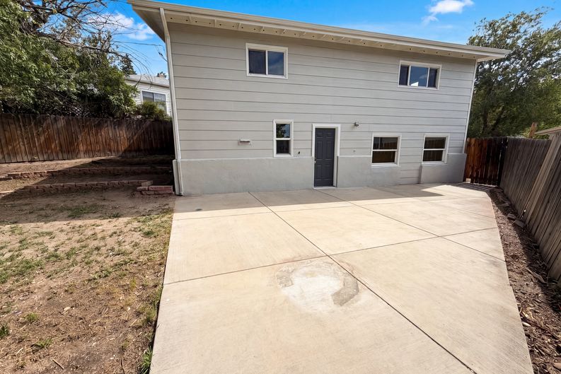Photo 5 of 27 of 519 N Gilbert St, Castle Rock, CO