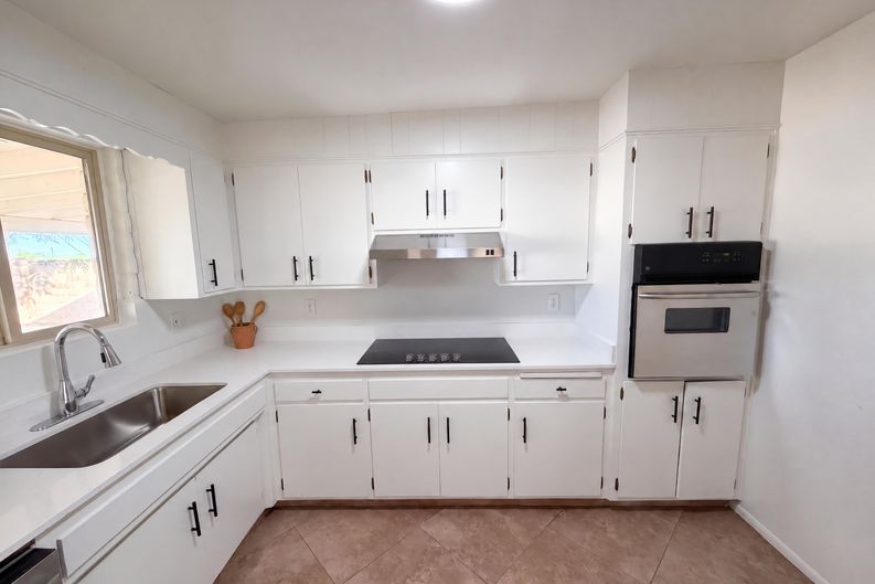 Photo 6 of 25 of 917 N Miller Dr, Tucson, AZ