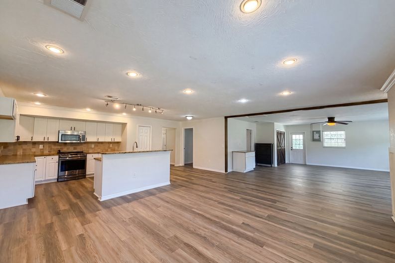 Photo 14 of 34 of 2805 105th St E, Palmetto, FL