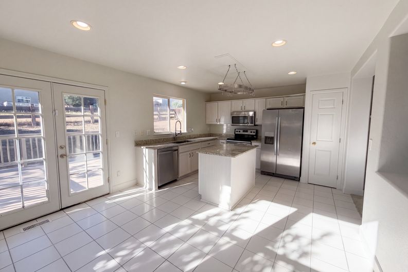 Photo 19 of 27 of 10009 Strathfield Ln, Highlands Ranch, CO