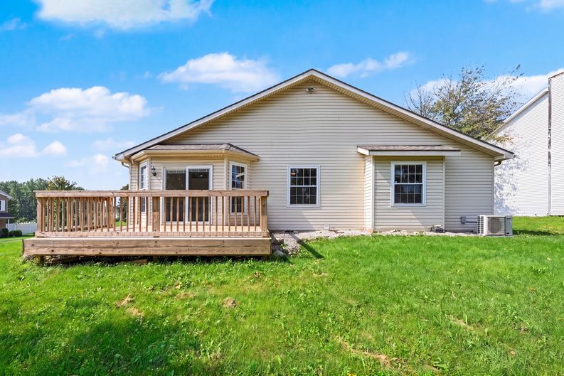 Photo 5 of 34 of 433 Kelly Way, Bellefontaine, OH