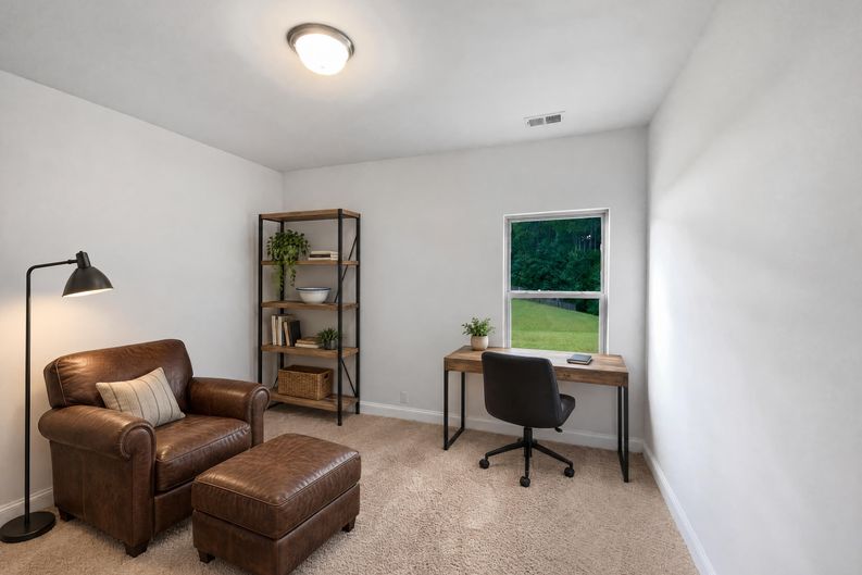 Photo 10 of 29 of 1037 Yorkshire Dr, Griffin, GA