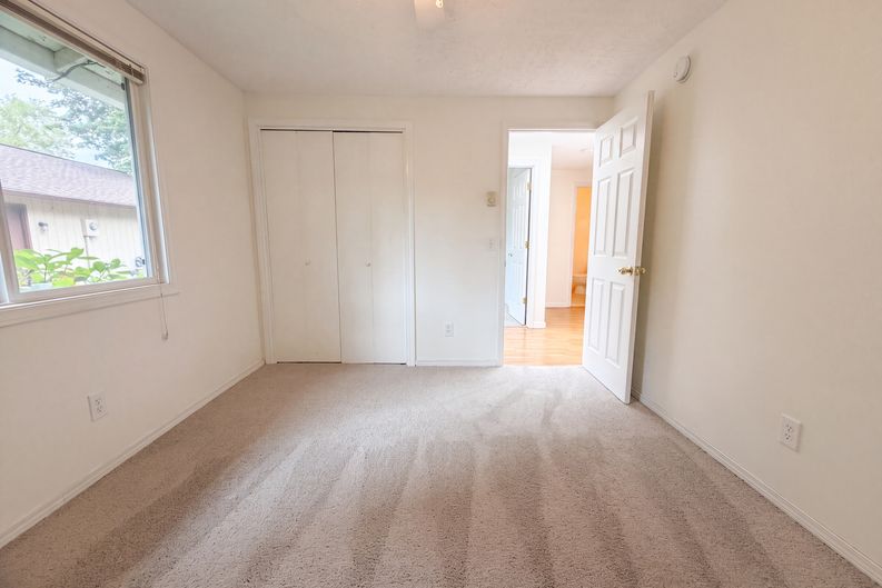 Photo 12 of 21 of 2908 NE 103rd Ave, Vancouver, WA
