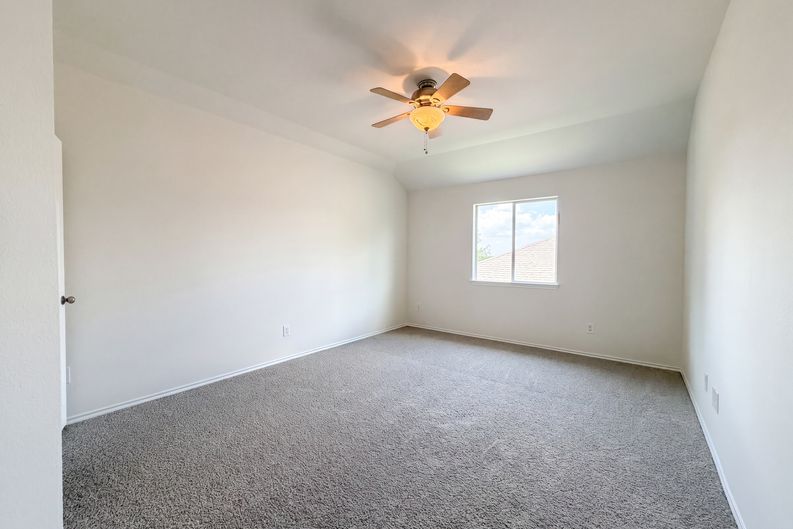 Photo 10 of 16 of 8608 Sagebrush Trl, Crossroads, TX