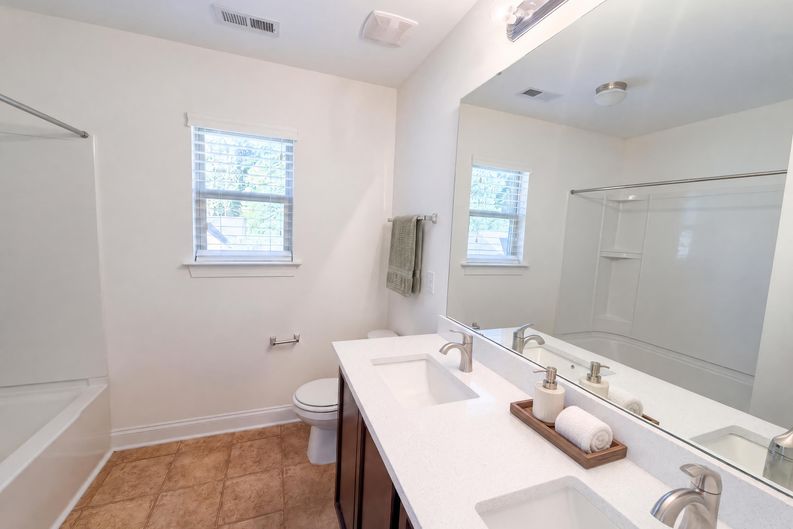 Photo 17 of 35 of 2703 Fern Willow Ct, Fuquay Varina, NC