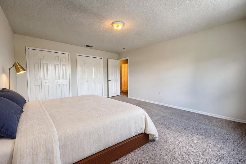 Photo 17 of 26 of 2158 Willesdon Dr W, Jacksonville, FL