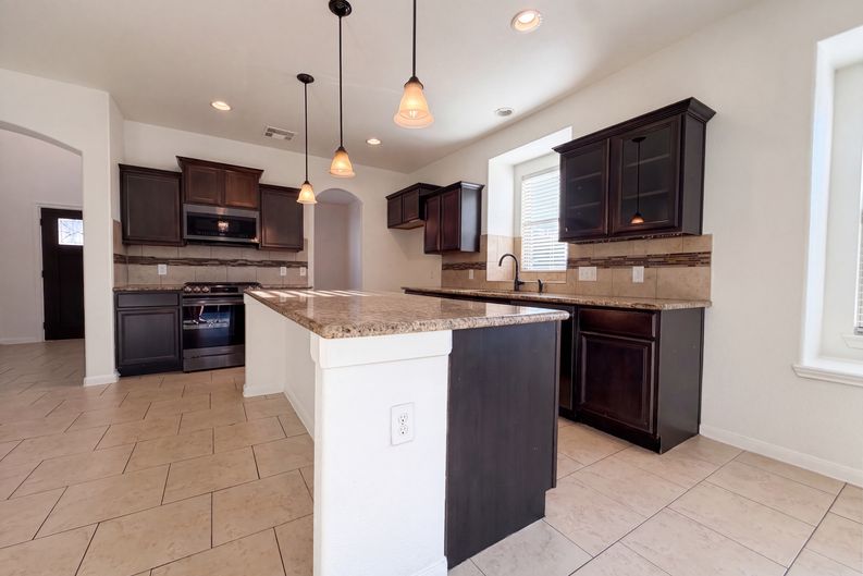Photo 7 of 24 of 5923 Carnaby Ln, Rosenberg, TX