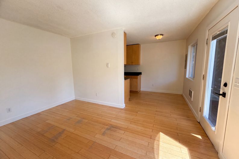Photo 6 of 16 of 1300 NE 68th Ave, Portland, OR