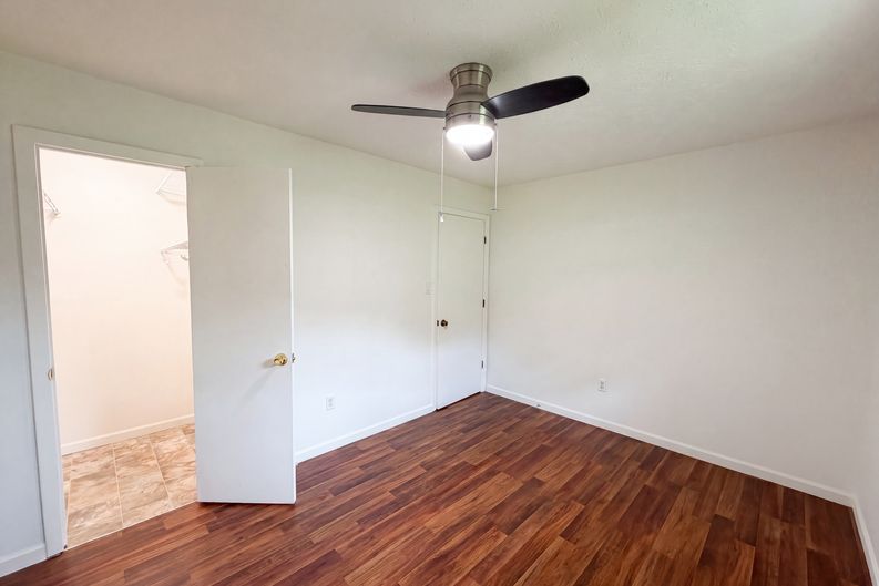 Photo 4 of 30 of 8505 Troutman Ln, Knoxville, TN