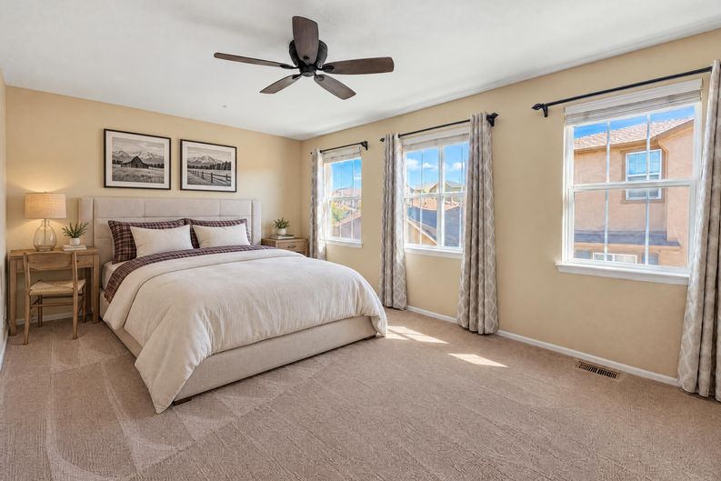 Photo 4 of 25 of 3853 Stonebrush Dr, Highlands Ranch, CO