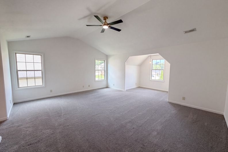 Photo 25 of 44 of 791 W Glenview Dr, Lenoir City, TN