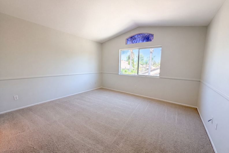 Photo 12 of 28 of 43390 Corte Almeria, Temecula, CA