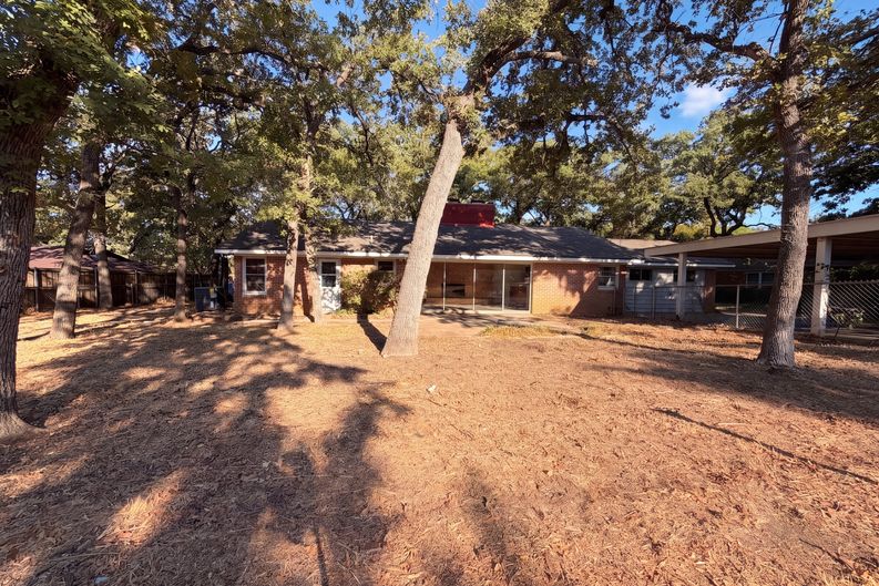 Photo 7 of 21 of 1725 Danciger Dr, Fort Worth, TX
