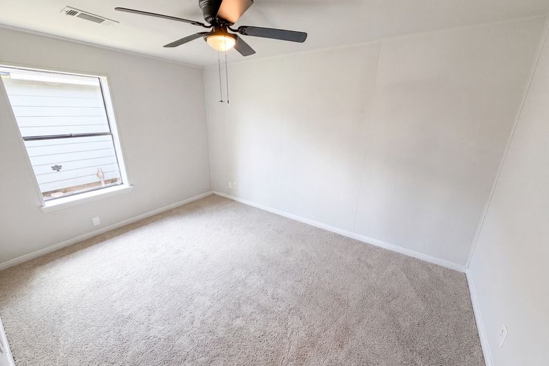 Photo 12 of 20 of 10502 Bessemer St, Houston, TX