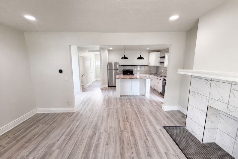 Photo 6 of 23 of 926 Ellsworth Ave, Columbus, OH