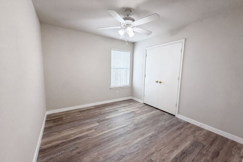 Photo 14 of 16 of 1076 Shadow Creek Blvd, Buda, TX
