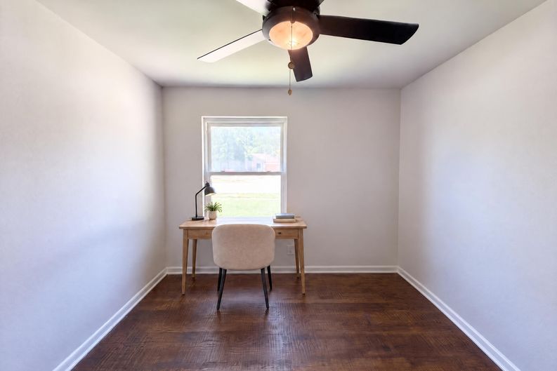 Photo 13 of 20 of 2415 Barnes Bridge Rd, Dallas, TX