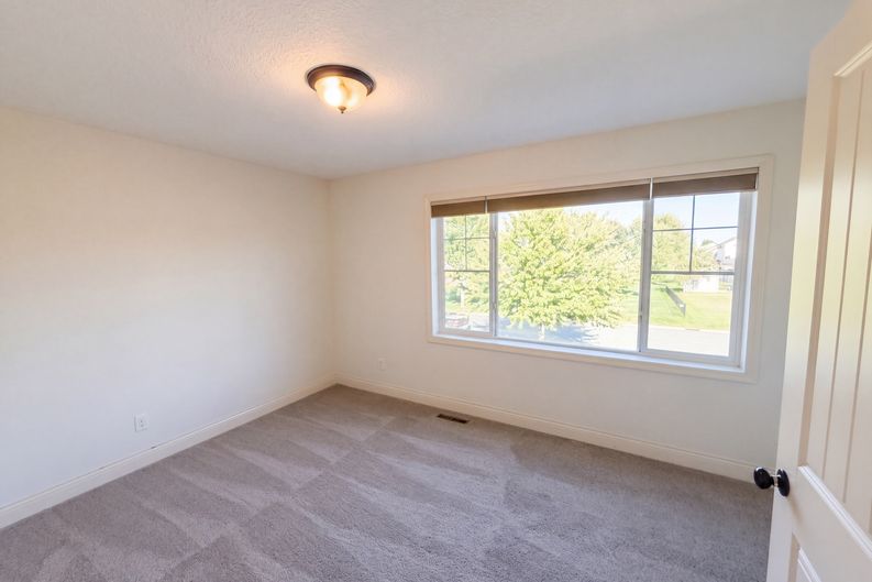 Photo 16 of 42 of 4595 196th St W, Farmington, MN