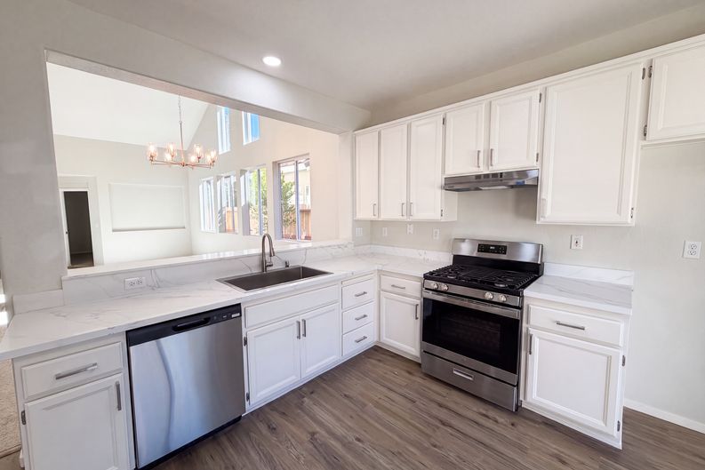Photo 8 of 45 of 1570 Arcola Ave, Sacramento, CA