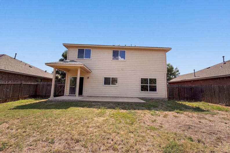 Photo 5 of 20 of 710 Encanto Dr, Leander, TX