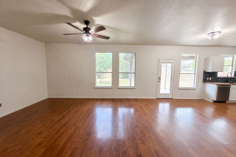 Photo 3 of 19 of 612 Sugar Brook Dr, Temple, TX