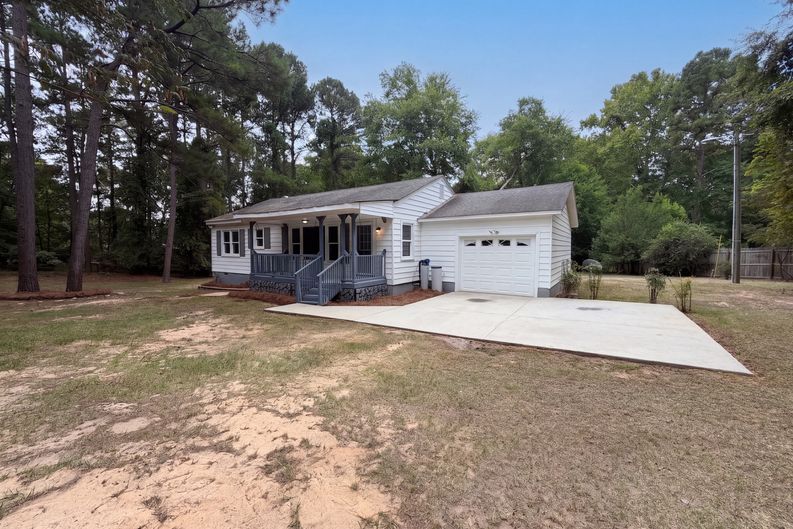 Photo 19 of 21 of 5710 Edgehill Rd, Sumter, SC