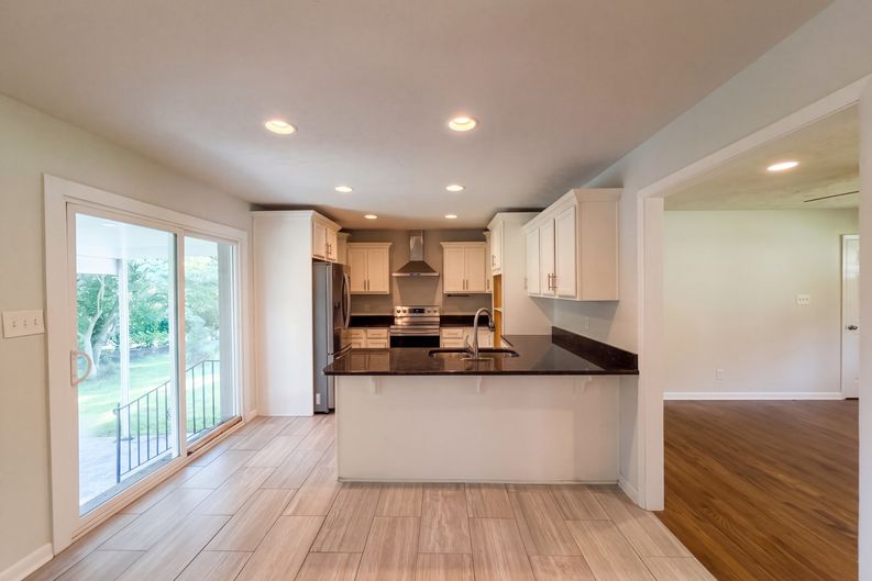 Photo 6 of 15 of 3111 Braddock Dr, Fayetteville, NC