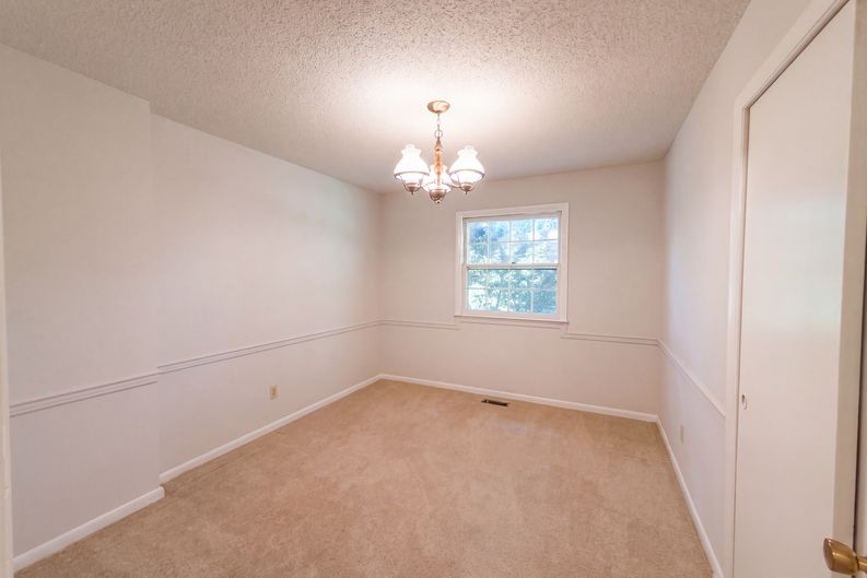 Photo 11 of 16 of 2101 Fordham Dr, Fayetteville, NC
