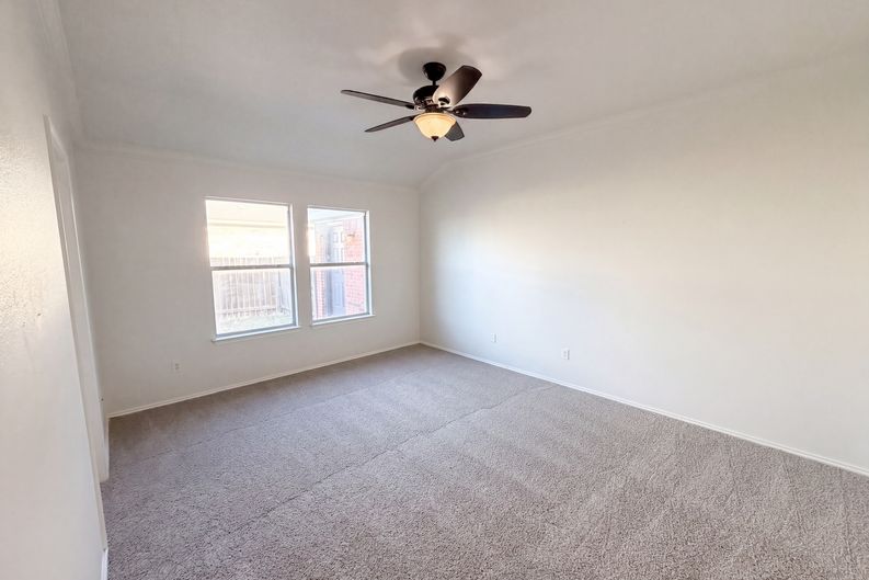 Photo 11 of 19 of 404 Timothy John Dr, Pflugerville, TX