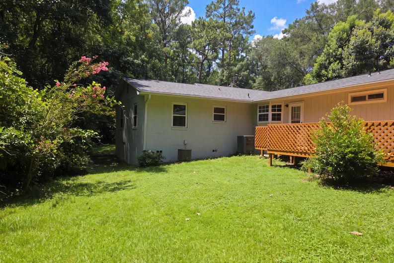 Photo 5 of 34 of 97 Walnut Ave, Defuniak Springs, FL