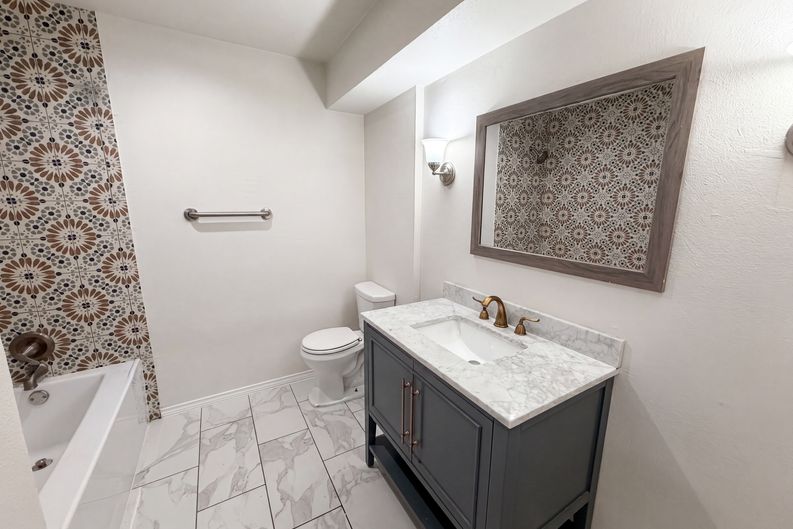 Photo 15 of 20 of 722 S Forest Ln, Duncanville, TX
