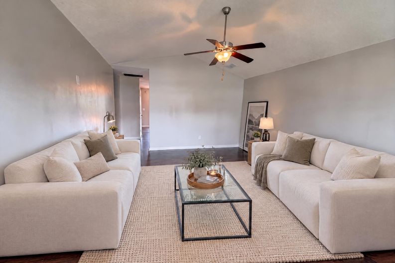 Photo 3 of 16 of 237 Arthurdale Dr, West Columbia, SC