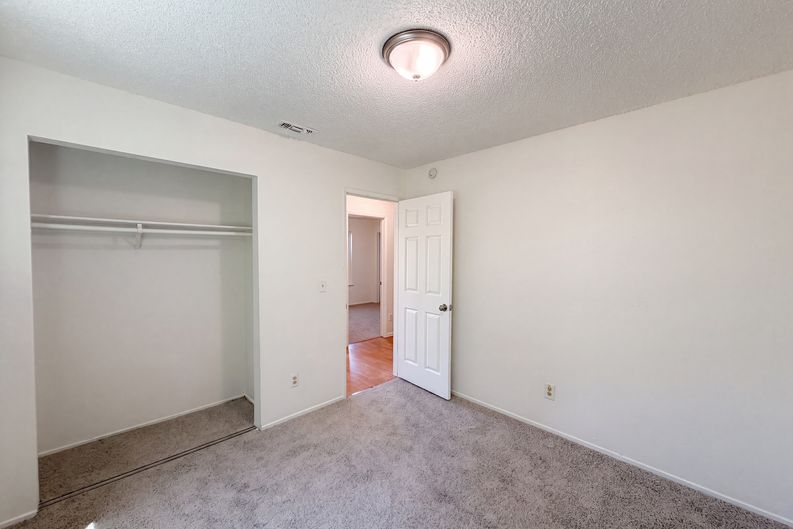Photo 16 of 27 of 6620 Twining Way, Citrus Heights, CA