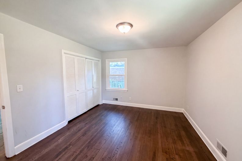 Photo 14 of 23 of 927 Greenlawn Dr, Columbia, SC