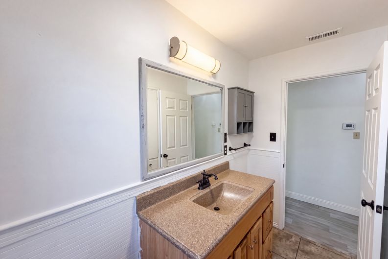 Photo 22 of 41 of 719 N Crescent Ave, Lodi, CA