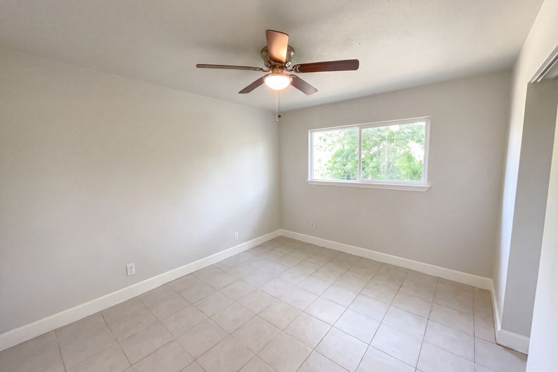 Photo 11 of 18 of 7303 Havenbrook Dr, San Antonio, TX