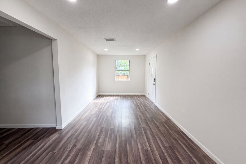 Photo 4 of 21 of 1340 Ottawa Ave, Jacksonville, FL