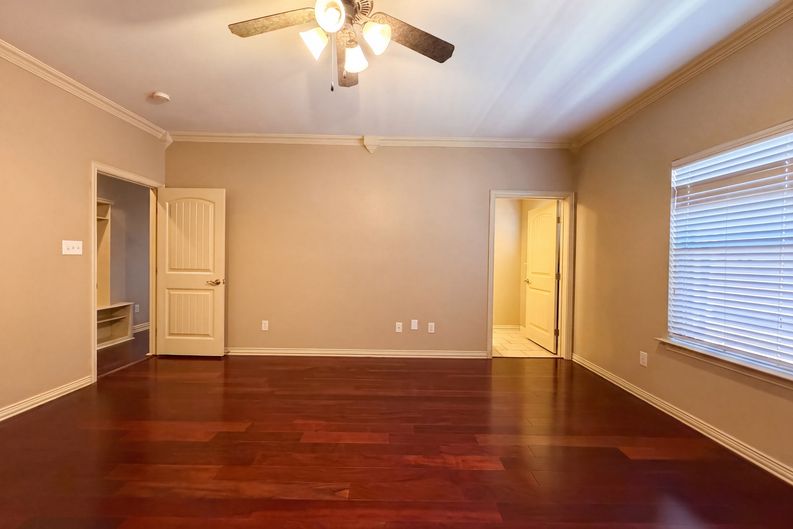 Photo 6 of 20 of 5107 Chesterfield Pl, Arlington, TX